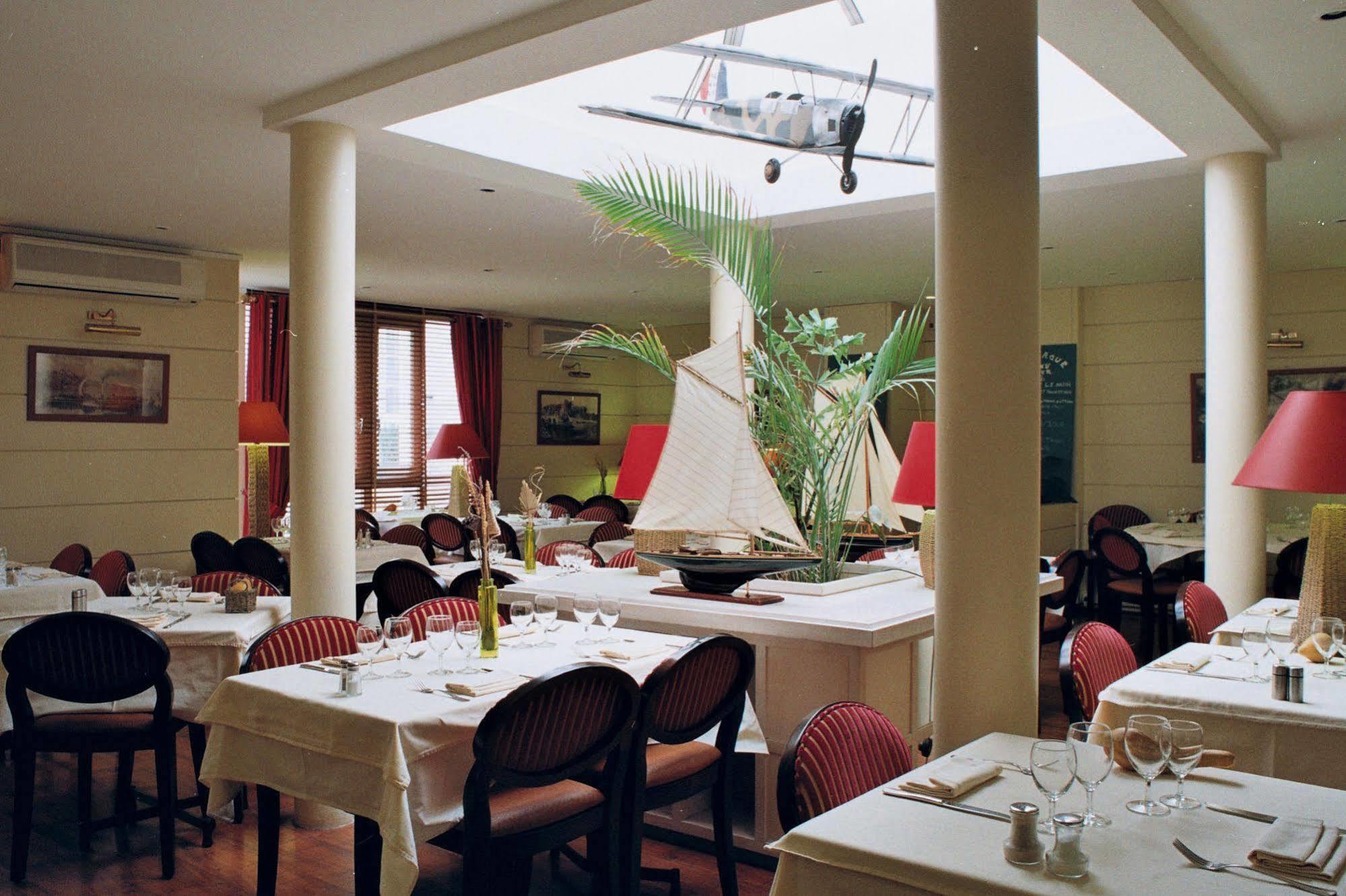 Logis Hotel Restaurant Le Monarque Blois Exterior foto